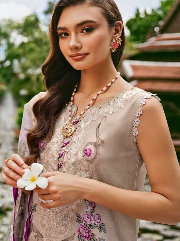 Hit design Creations Design no 550 & 553 by Taj